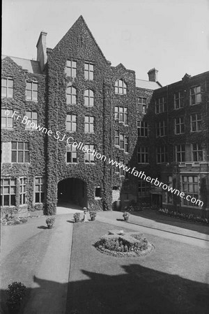 UNIVERSITY HALL EXTERIOR